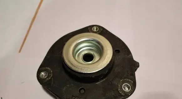 Volkswagen Golf VI Coil spring mount 1KD412331A
