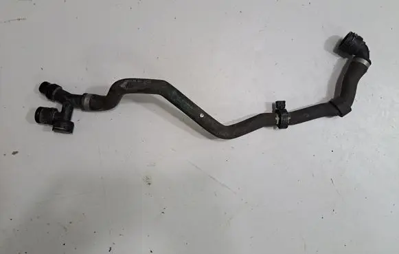 Engine coolant pipe/hose