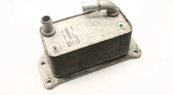 Volvo V70 Engine oil radiator 30757459