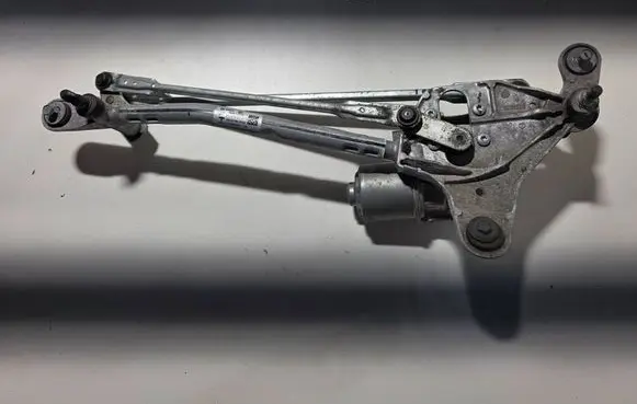 Tesla Model 3 Front wiper linkage and motor 1076725CNG