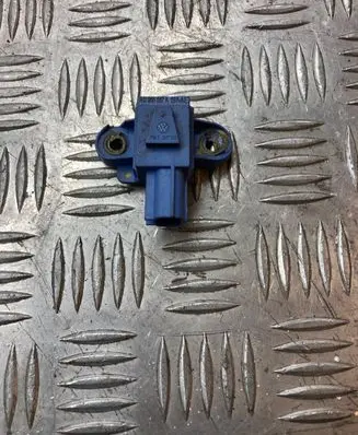 Volkswagen PASSAT B6 Airbag deployment crash/impact sensor 1K0955557A