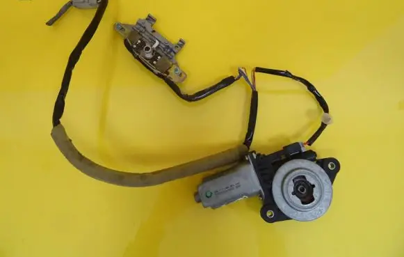 Honda CR-V Sunroof motor/actuator 70450-S5A-0033