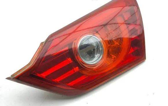 Infiniti Q50 Tailgate rear/tail lights