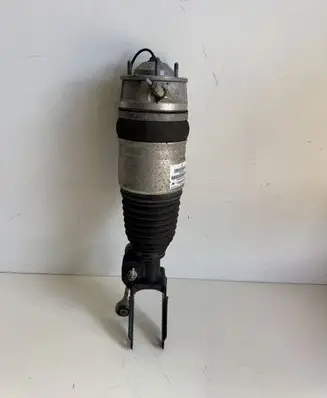 Volkswagen Touareg II Front air suspension shock absorber 7P6616039Q
