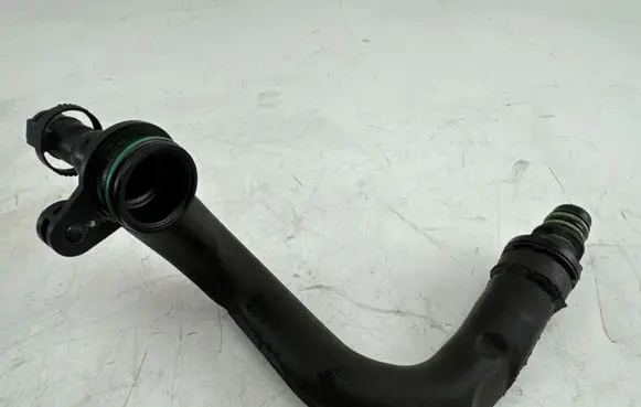 Audi A3 S3 8V Breather hose/pipe 04E103175D