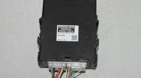 Toyota Auris E180 Gearbox control unit/module 8953512010