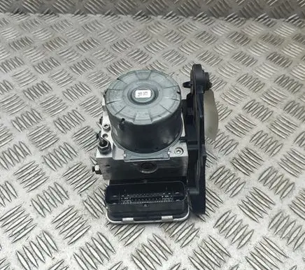 Audi A3 S3 8V ABS Pump 8V0614517C 5Q0614235