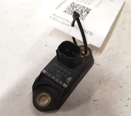Mercedes-Benz E W211 Acceleration sensor 0045423518
