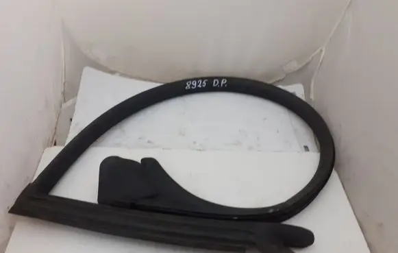 Front door rubber seal