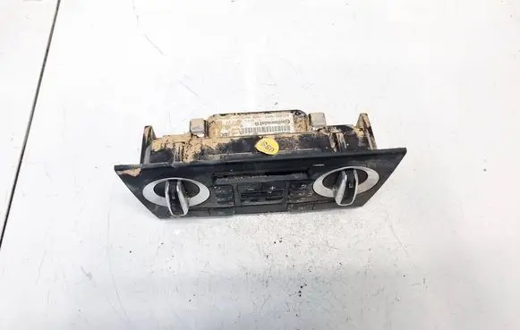 Audi Q3 8U Climate control unit 8U0820043D A2C80279600