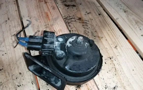 Volkswagen Golf IV Horn signal