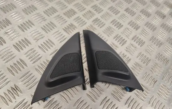 Front door high frequency speaker