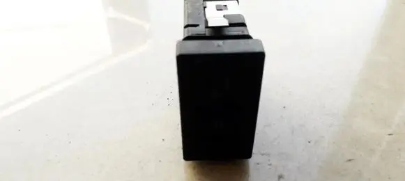 Volkswagen PASSAT B5.5 Seat heating switch 3B0963564C