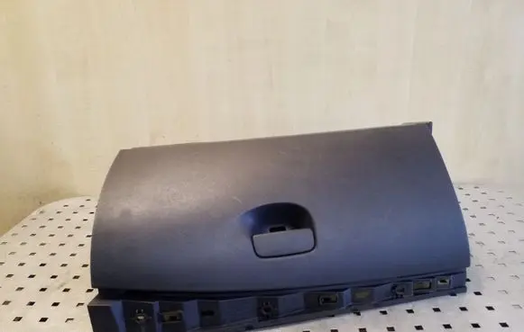 Renault Megane III Glove box set 681080011R