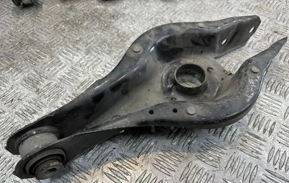 BMW 1 F20 F21 Rear upper control arm/wishbone 6867540