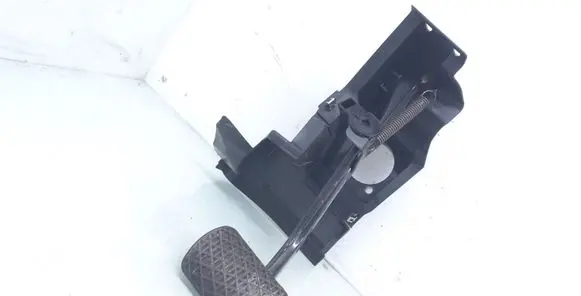 Mercedes-Benz C W203 Brake pedal A2032900401 2032900719
