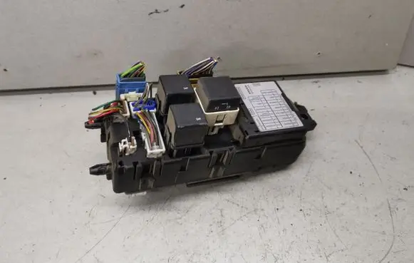 Volvo S40, V40 Fuse module 30865169 0917982