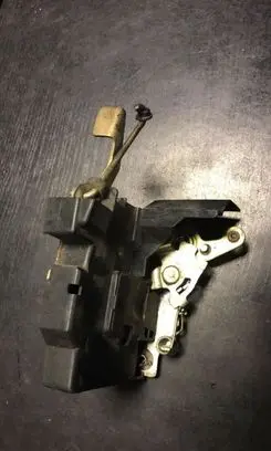 BMW 7 E32 Front door lock 19087221