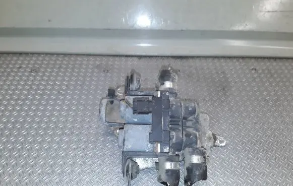 BMW X5 E53 Coolant heater control valve 