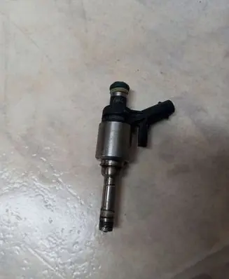 Volkswagen PASSAT B7 USA Fuel injector 06A906036F 0261500270