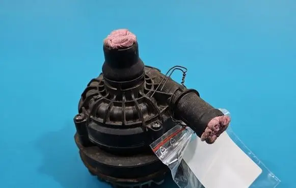 Dacia Duster III Electric auxiliary coolant/water pump 210104389R IMPRK1573347
