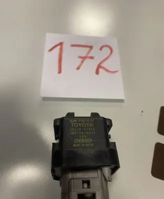 Toyota RAV 4 (XA40) Glow plug pre-heat relay 2861067010