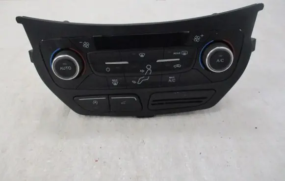 Ford Focus Climate control unit GJ5T18C612AG