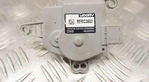 Hyundai Tucson IV NX4 A/C air flow flap actuator/motor EA1F0DN9AB02