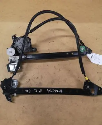 Rear door manual window regulator