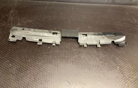 Opel Vivaro Radiator trim 93854399 1020486 8200414161