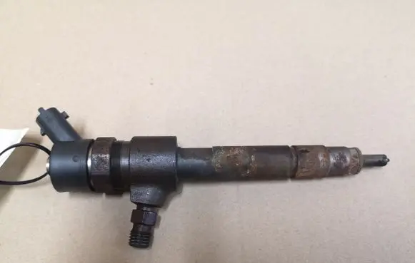 Opel Zafira B Fuel injector 0445110276