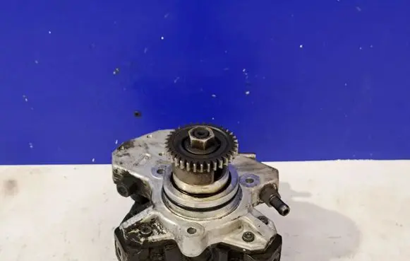 Mercedes-Benz ML W164 Mechanical fuel pump A6420700801 0445010210