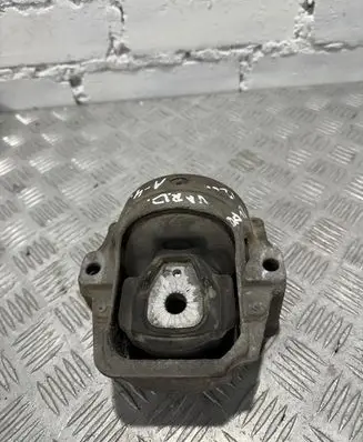 Engine mount bracket