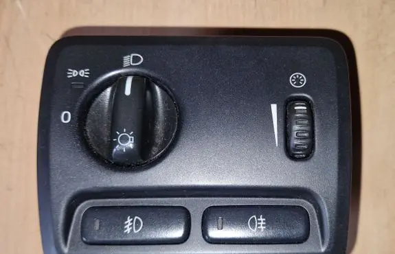 Volvo V70 Light switch 8691749