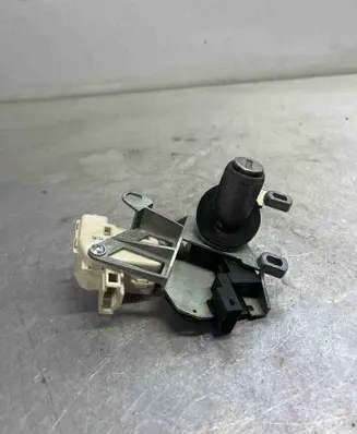 Seat Toledo II (1M) Tailgate exterior lock 1m5827297c