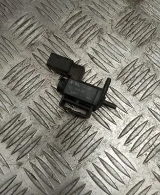 Vacuum valve