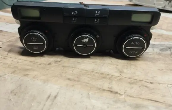 Volkswagen Touran I Climate control unit