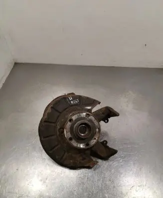 Skoda Octavia Mk2 (1Z) Front wheel hub spindle knuckle