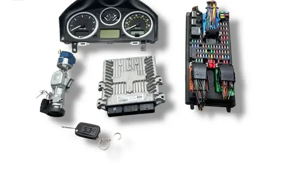 Land Rover Discovery 3 - LR3 Engine ECU kit and lock set 5WS40621CT 8H2Q12A650AA YQE500420