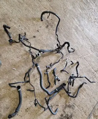 Volkswagen PASSAT B8 Engine coolant pipe/hose 04L121058G 04L121064AM 04L201360M