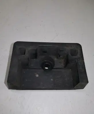 Volkswagen Touareg II Jacking socket point 7L8804123