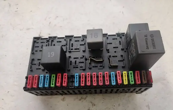 Volkswagen Transporter - Caravelle T4 Fuse box set 357937039