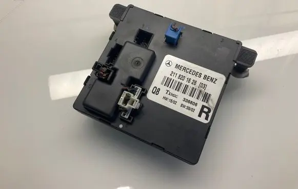 Mercedes-Benz E W211 Door control unit/module 2118201626 336806 A2118201626