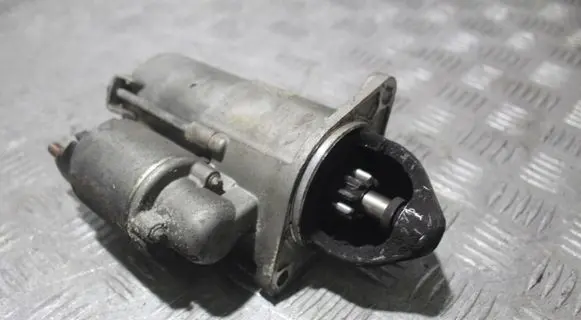 Opel Insignia A Starter motor