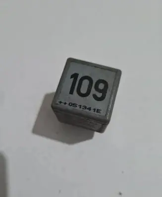 Volkswagen Transporter - Caravelle T5 Other relay 1J0906381A V23134B63X396