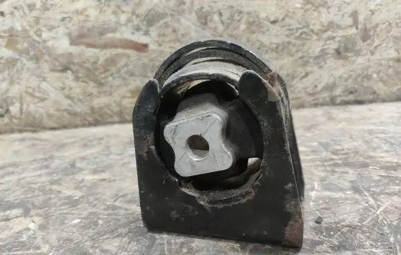 Toyota Corolla Verso AR10 Engine mount bracket AV84706