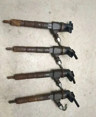 Opel Insignia A Fuel injectors set 0445110327