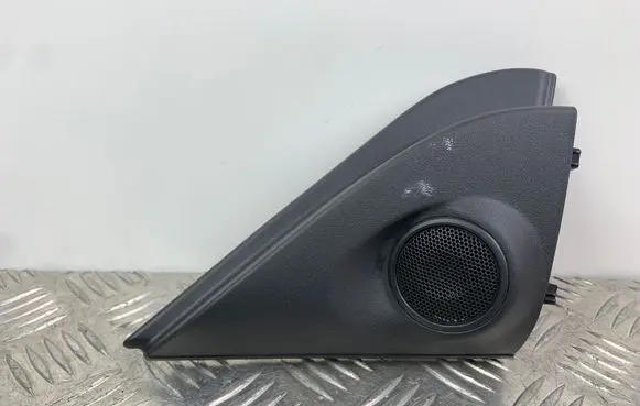 Mitsubishi Outlander Front door high frequency speaker