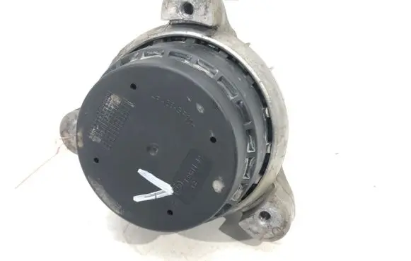 BMW 5 F10 F11 Engine mount vacuum valve 6794471