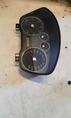 Ford Focus Speedometer (instrument cluster) 3M5F10841B